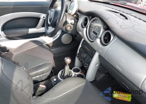 2004 Mini Cooper from USA, damaged, VIN WMWRC33454TC54385